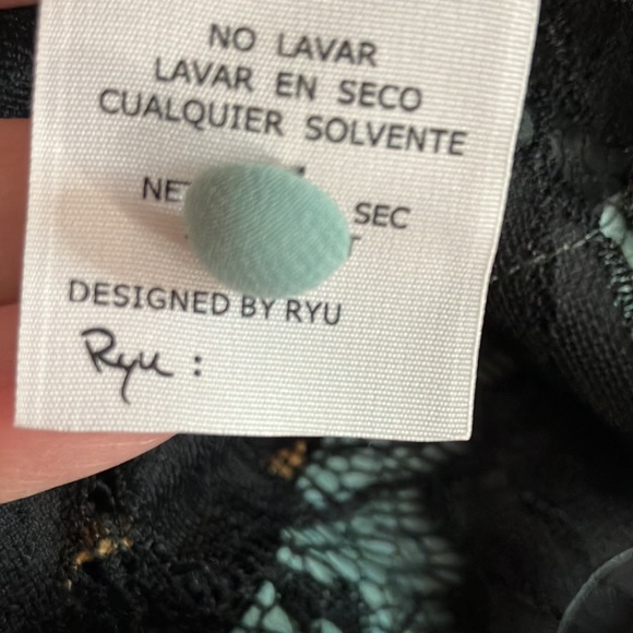 Ryu | Black Lace Shrug Top - Picture 9 of 14